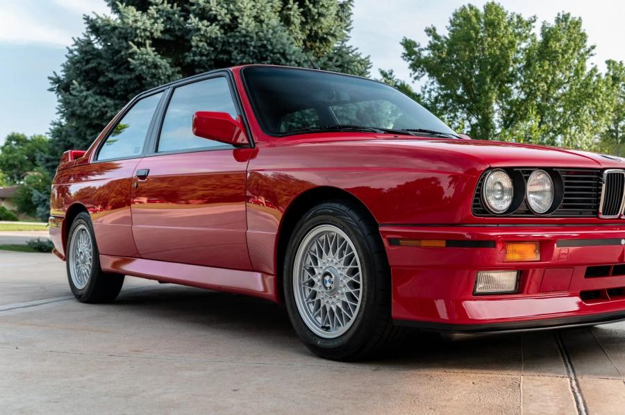 Детали экстерьера BMW M3 Coupe (E30) 1988 года  (NA) (фото 225 из 231)